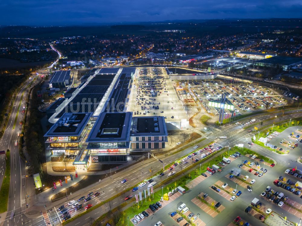 Dresden bei Nacht von oben - Nachtluftbild Einkaufszentrum Kaufpark Dresden in Dresden im Bundesland Sachsen, Deutschland