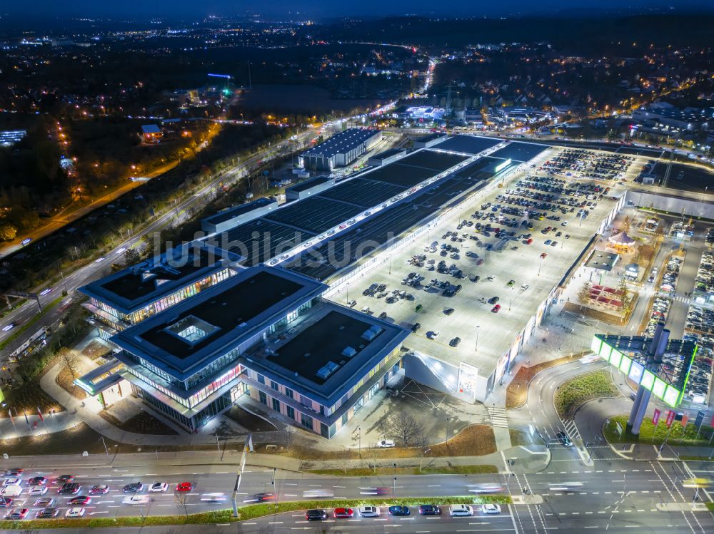 Dresden bei Nacht von oben - Nachtluftbild Einkaufszentrum Kaufpark Dresden in Dresden im Bundesland Sachsen, Deutschland