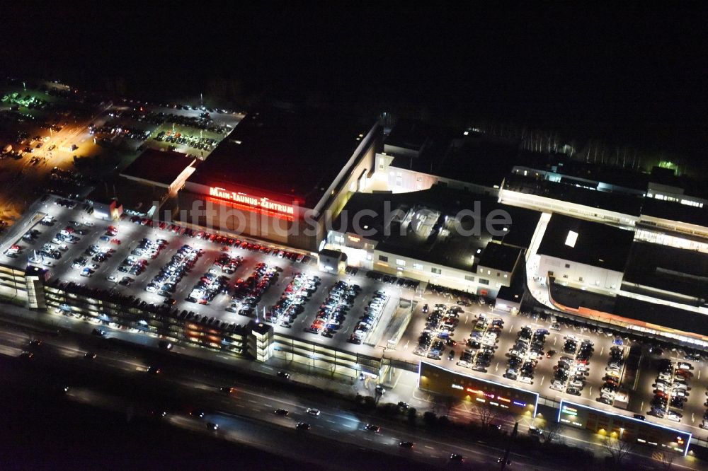 Sulzbach (Taunus) bei Nacht von oben - Nachtluftbild Einkaufszentrum Main-Taunus-Zentrum in Sulzbach / Hessen