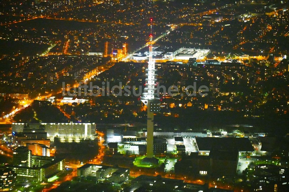 Nachtluftbild Hannover - Nachtluftbild Fernmeldeturm und Fernsehturm im Ortsteil Buchholz-Kleefeld in Hannover im Bundesland Niedersachsen, Deutschland