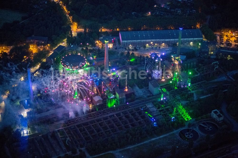 Duisburg bei Nacht von oben - Feuerwerk im Landschaftspark Duisburg-Nord in der Nacht der Industriekultur im Rahmen der Aktion Extraschicht 2012