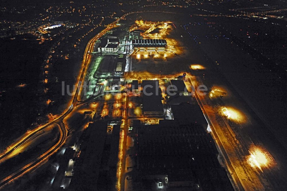 Dresden bei Nacht von oben - Flughafen Dresden bei Nacht