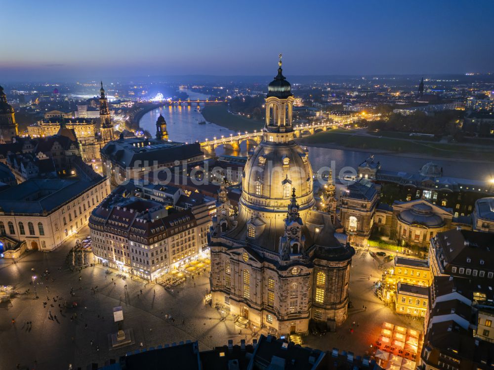 Nacht-Luftaufnahme Dresden - Nachtluftbild Frauenkirche Dresden im Ortsteil Altstadt in Dresden im Bundesland Sachsen, Deutschland