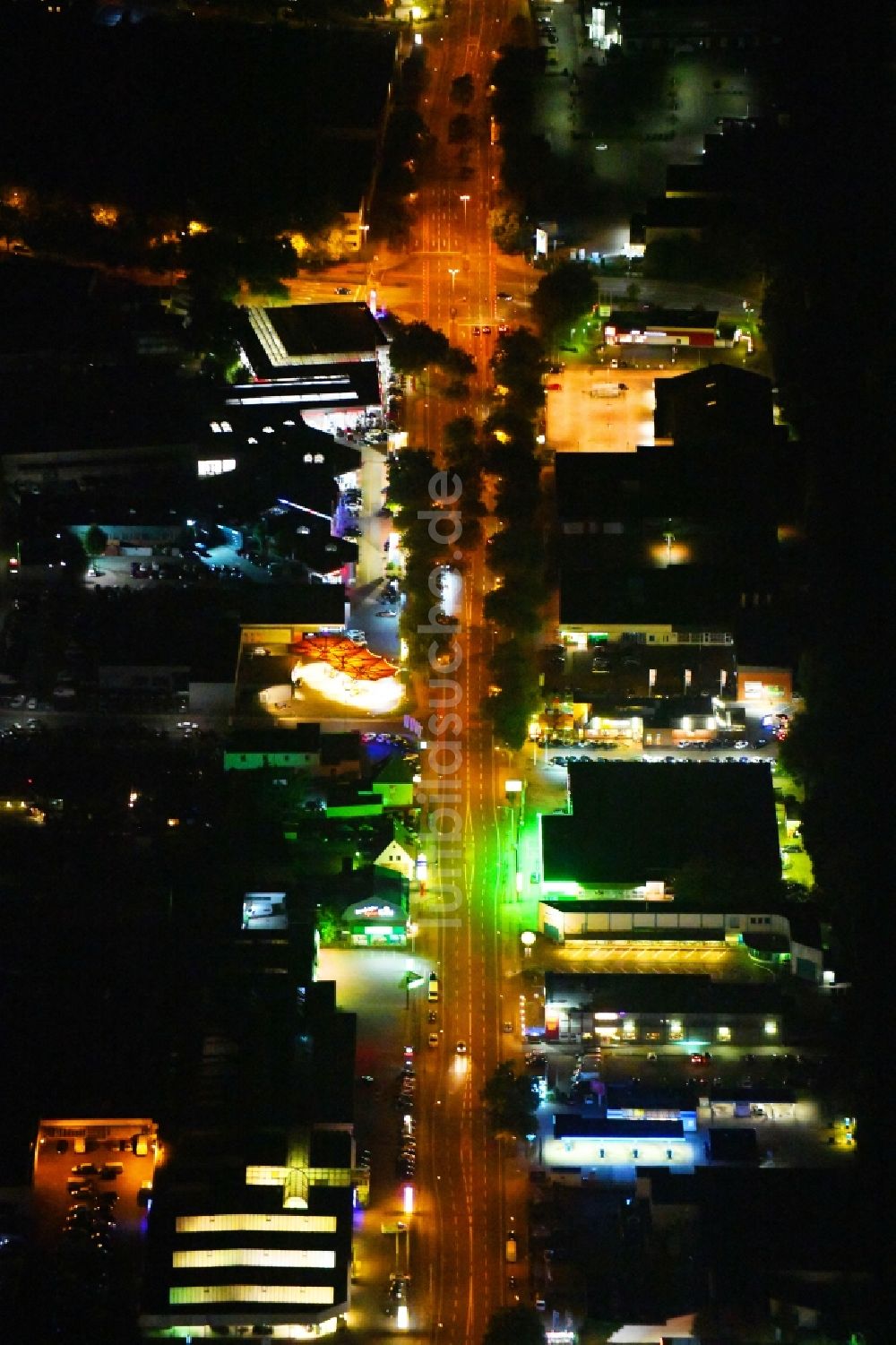 Osnabrück bei Nacht von oben - Nachtluftbild Freizeitzentrum Flippothek in Osnabrück im Bundesland Niedersachsen, Deutschland