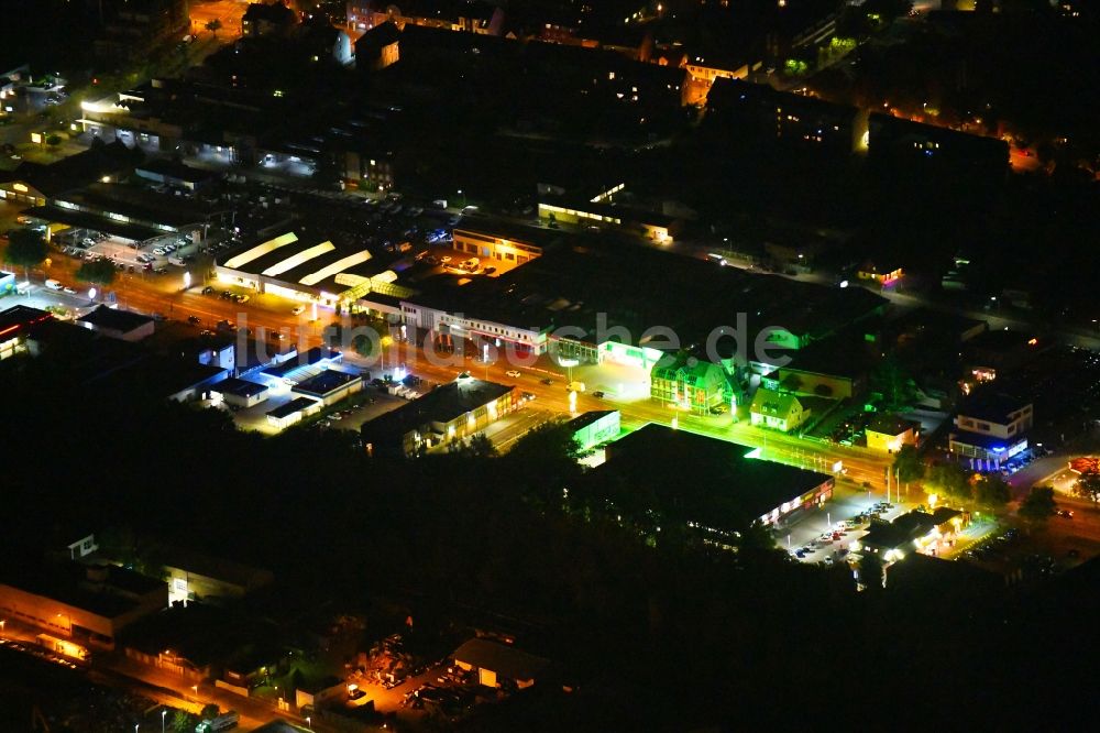 Osnabrück bei Nacht aus der Vogelperspektive: Nachtluftbild Freizeitzentrum Flippothek in Osnabrück im Bundesland Niedersachsen, Deutschland