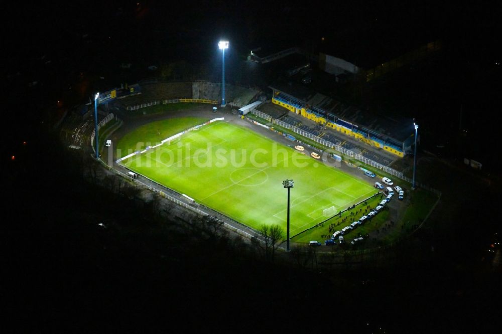 Leipzig bei Nacht von oben - Nachtluftbild Fussballstadion Bruno-Plache-Stadion in Leipzig im Bundesland Sachsen, Deutschland