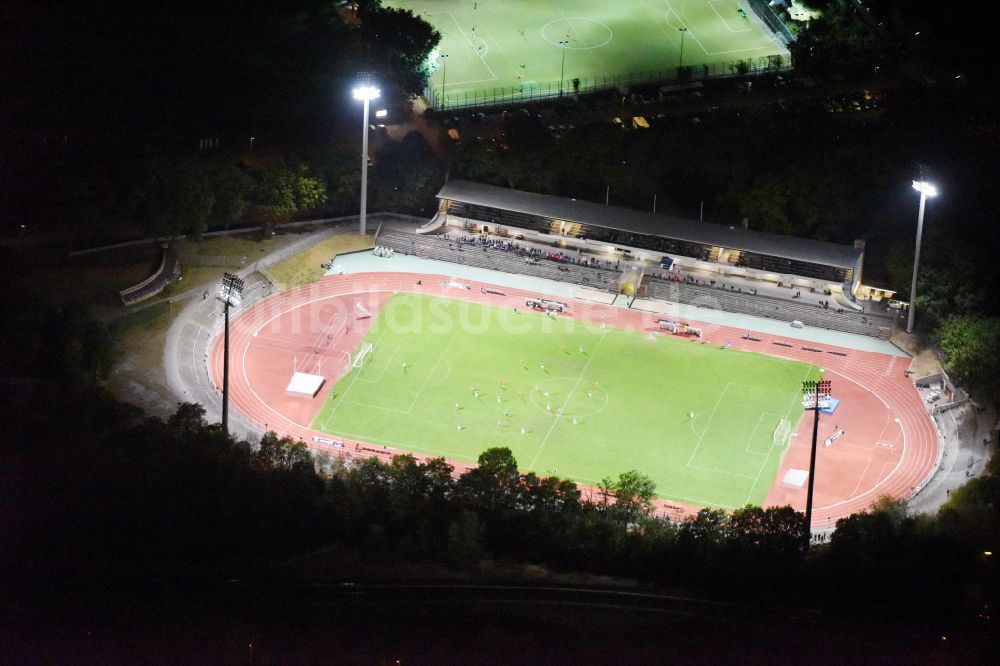 Nachtluftbild Berlin - Nachtluftbild Fussballstadion des Vereins SSC Sport-Club Charlottenburg e.V. im Ortsteil Charlottenburg in Berlin, Deutschland