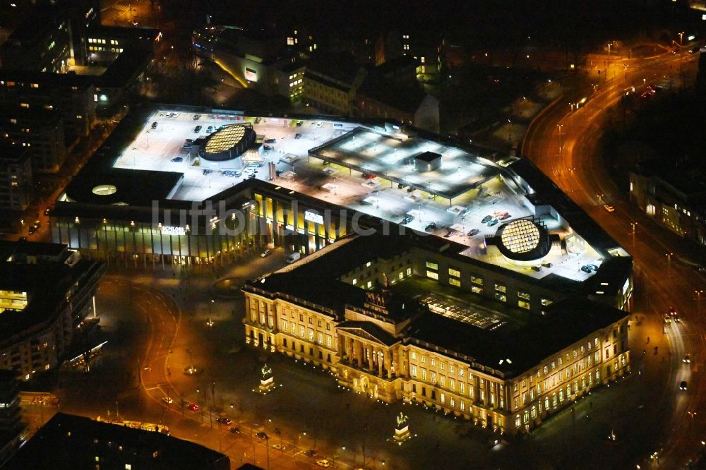 Nachtluftbild Braunschweig - Nachtluftbild Gebäude des Einkaufszentrum Schloss-Arkaden Braunschweig am Ritterbrunnen in der Altstadt in Braunschweig im Bundesland Niedersachsen