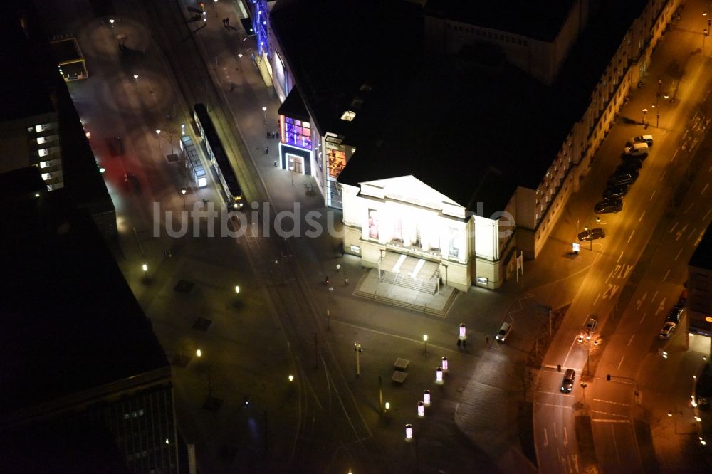 Nachtluftbild Magdeburg - Nachtluftbild Gebäude des Konzerthauses und Theater- Schauspielhauses im Ortsteil Altstadt in Magdeburg im Bundesland Sachsen-Anhalt