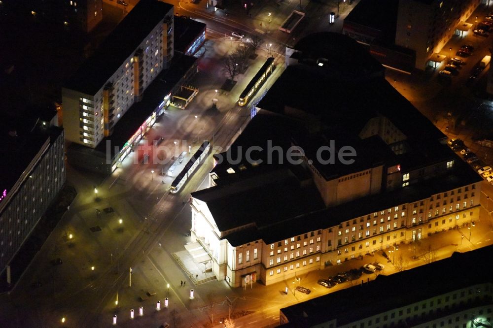 Nachtluftbild Magdeburg - Nachtluftbild Gebäude des Konzerthauses und Theater- Schauspielhauses im Ortsteil Altstadt in Magdeburg im Bundesland Sachsen-Anhalt