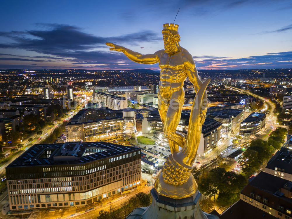 Dresden bei Nacht aus der Vogelperspektive: Nachtluftbild Nachtluftbild Gebäude der Stadtverwaltung - Rathaus Dresden in Dresden im Bundesland Sachsen