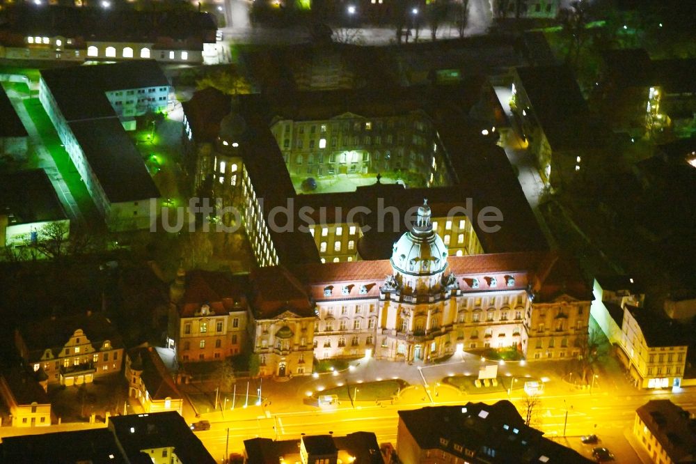 Nachtluftbild Potsdam - Nachtluftbild Gebäude der Stadtverwaltung - Rathaus in Potsdam im Bundesland Brandenburg, Deutschland