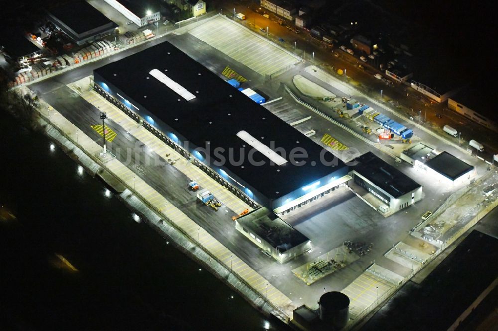 Billbrook bei Nacht aus der Vogelperspektive: Nachtluftbild Gebäudekomplex und Logistikzentrum auf dem Gelände des Hermes Logistik-Center - ECE in Billbrook im Bundesland Hamburg, Deutschland