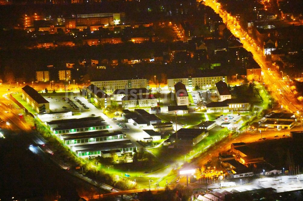 Leipzig bei Nacht von oben - Nachtluftbild Gebäudekomplex der Polizei Leipzig Nord an der Essener Straße in Leipzig im Bundesland Sachsen, Deutschland