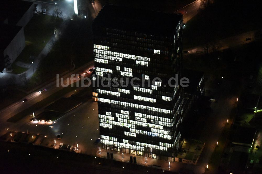 Nachtluftbild München - Nachtluftbild Gebäudekomplex Presse- und Medienhauses Süddeutscher Verlag in München im Bundesland Bayern, Deutschland