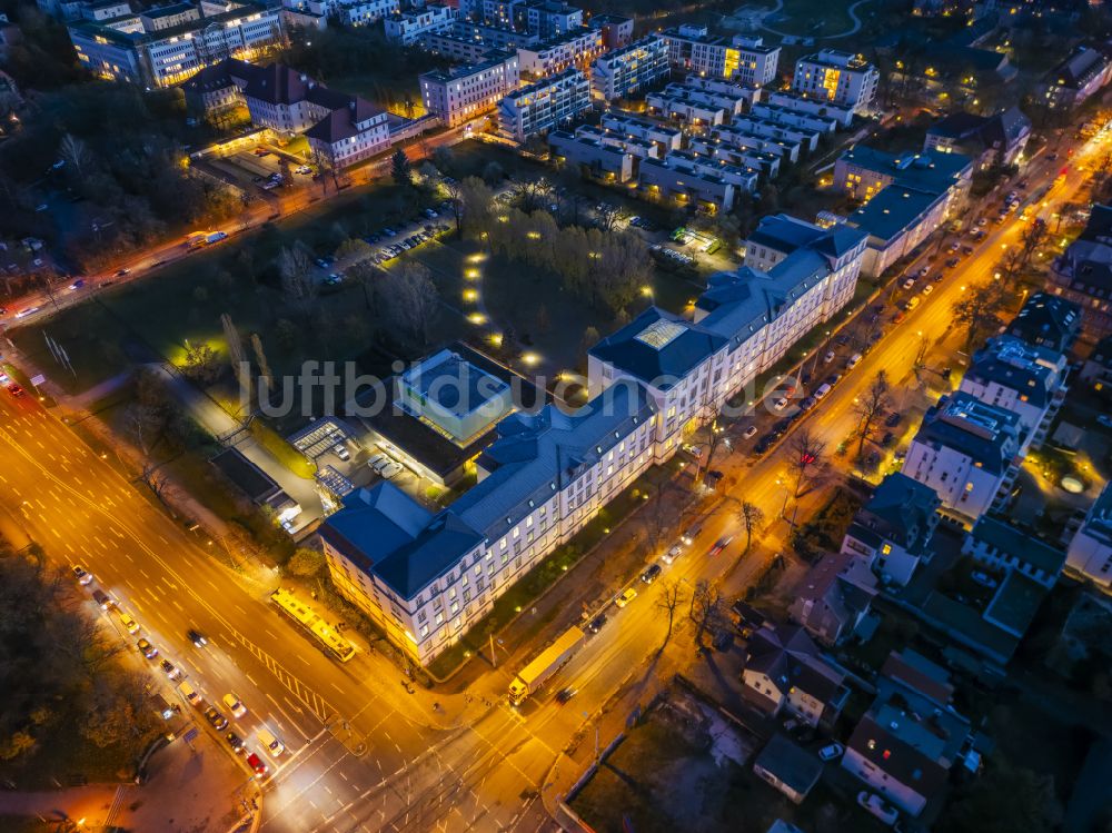 Nacht-Luftaufnahme Dresden - Nachtluftbild Gebäudekomplex des Senders Landesfunkhaus mdr Mitteldeutscher Rundfunk in Dresden im Bundesland Sachsen, Deutschland