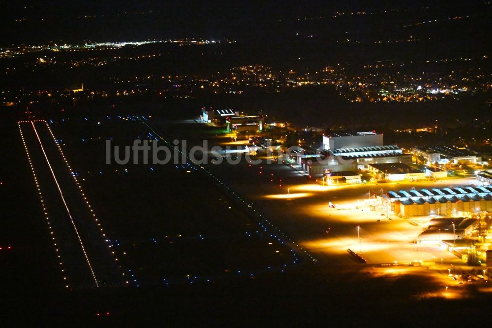 Nachtluftbild Dresden - Nachtluftbild Gelände des Flughafen im Ortsteil Klotzsche in Dresden im Bundesland Sachsen, Deutschland