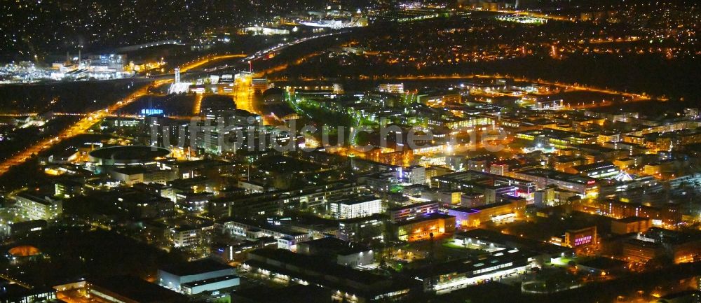 Nacht-Luftaufnahme Berlin - Nachtluftbild Gewerbegebiet Technologiepark Adlershof im Ortsteil Adlershof - Johannisthal in Berlin, Deutschland