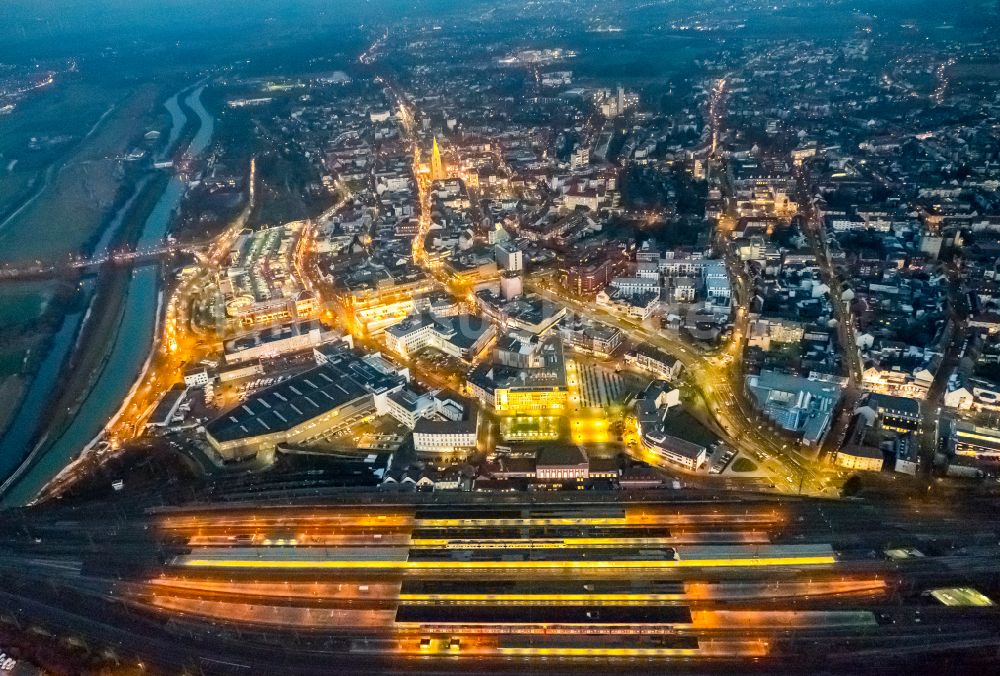 Nacht-Luftaufnahme Hamm - Nachtluftbild Hauptbahnhof der Deutschen Bahn in Hamm im Bundesland Nordrhein-Westfalen, Deutschland