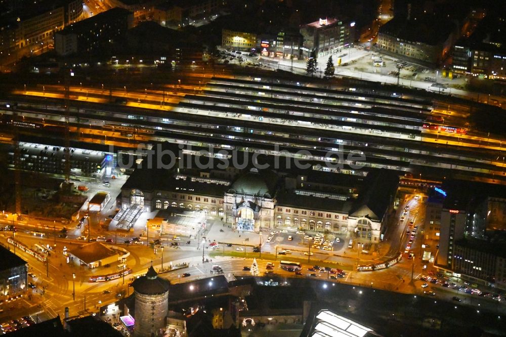 Nacht-Luftaufnahme Nürnberg - Nachtluftbild Hauptbahnhof der Deutschen Bahn in Nürnberg im Bundesland Bayern, Deutschland