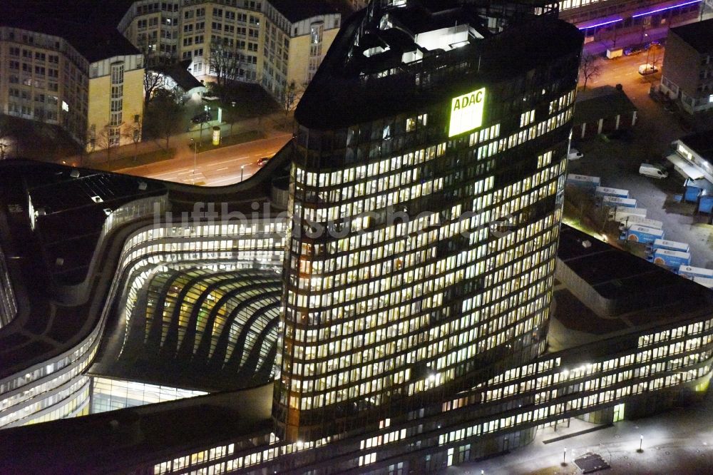 Nachtluftbild München - Nachtluftbild Hochhaus- Ensemble ADAC Zentrale im Ortsteil Sendling-Westpark in München im Bundesland Bayern, Deutschland