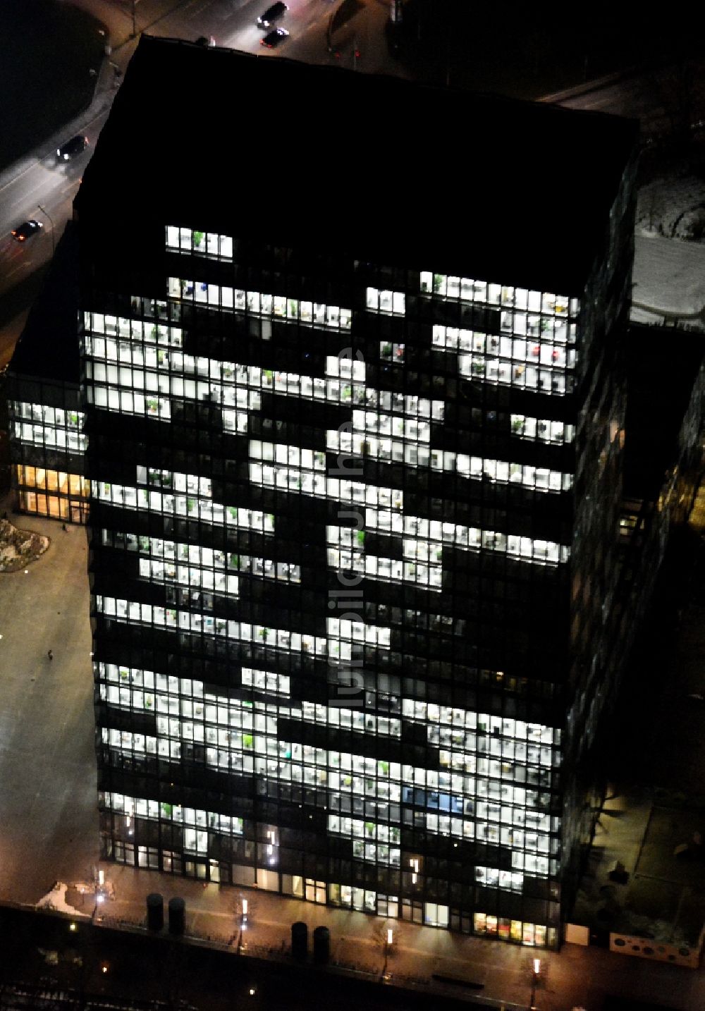 Nachtluftbild München - Nachtluftbild Hochhaus Süddeutscher Verlag in München-Zamdorf im Bundesland Bayern