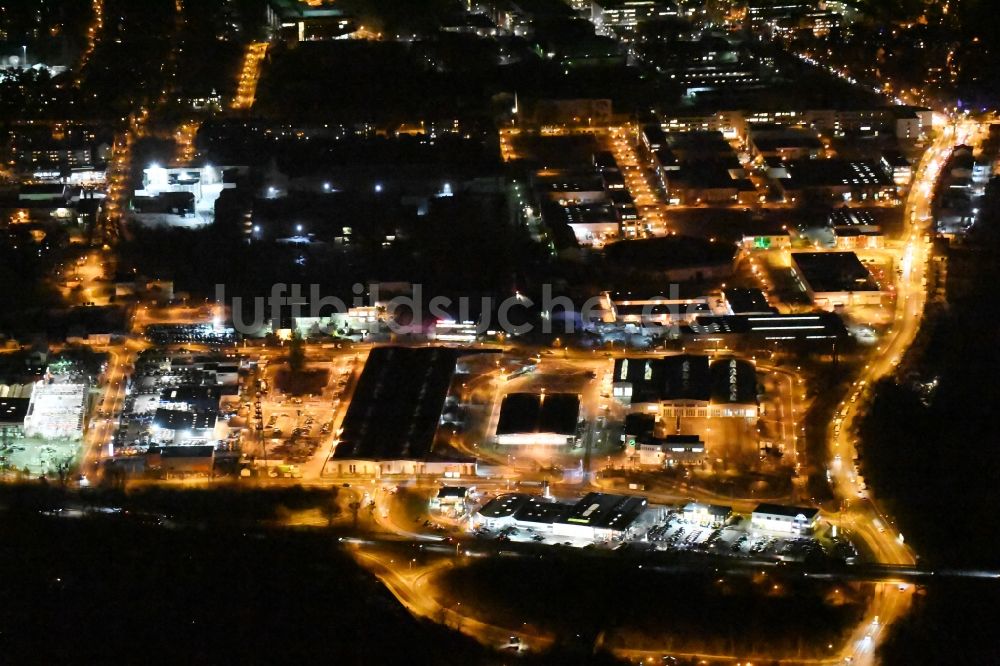 Nachtluftbild Potsdam - Nachtluftbild Industrie- und Gewerbegebiet im Ortsteil Babelsberg in Potsdam im Bundesland Brandenburg