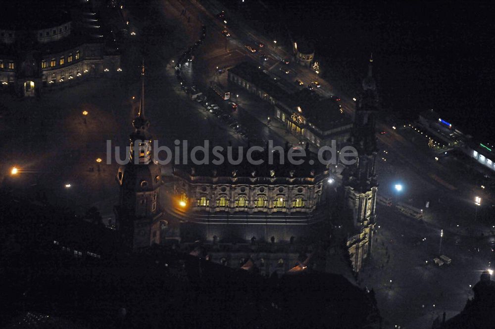 Nacht-Luftaufnahme Dresden - Katholische Hofkirche Dresden bei Nacht