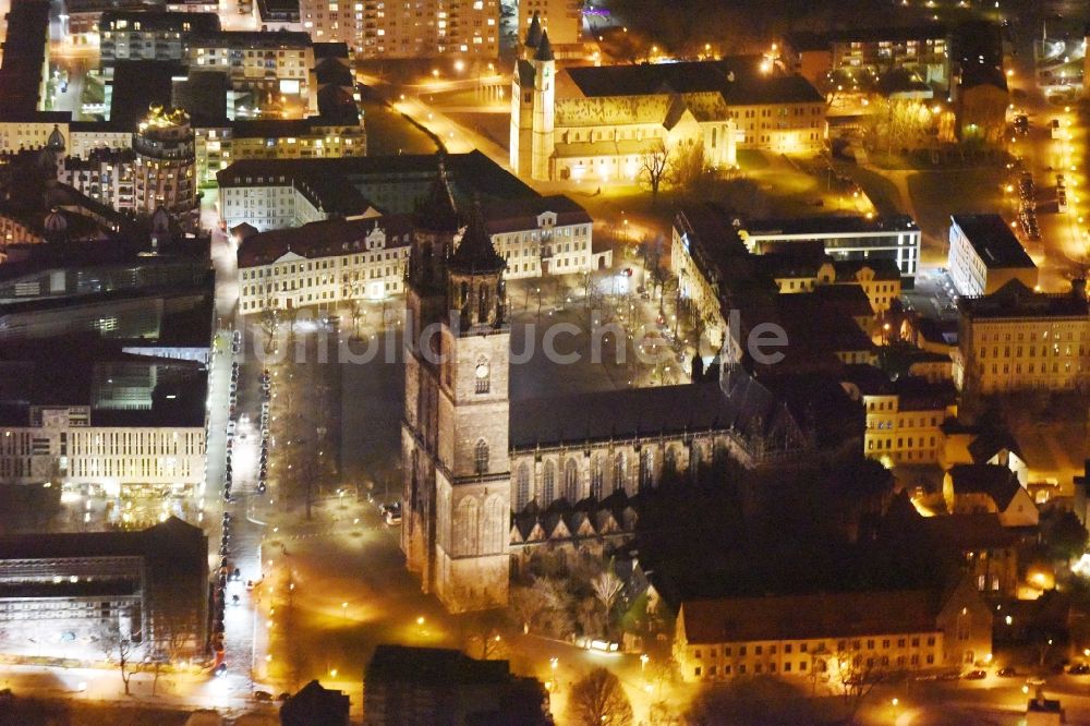 Nachtluftbild Magdeburg - Nachtluftbild Kirchengebäude Dom zu Magdeburg im Ortsteil Altstadt in Magdeburg im Bundesland Sachsen-Anhalt