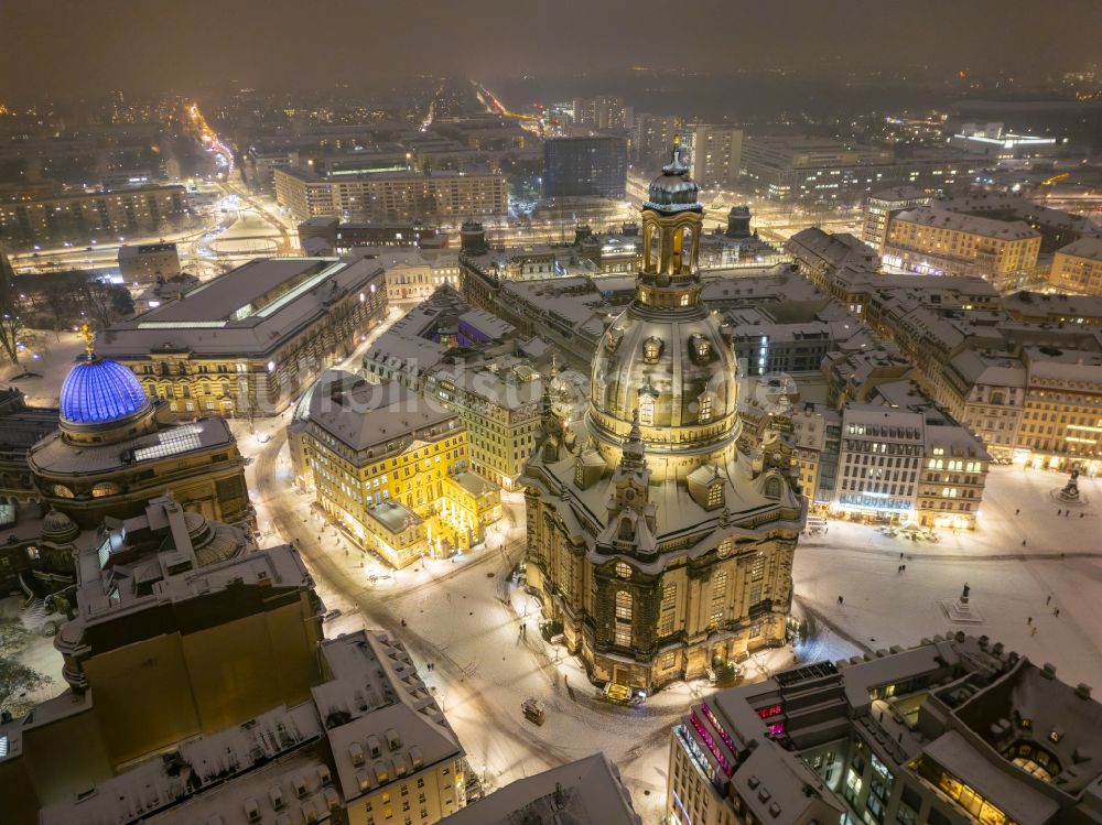 Nachtluftbild Dresden - Nachtluftbild Kirchengebäude Frauenkirche Dresden im Ortsteil Altstadt in Dresden im Bundesland Sachsen, Deutschland