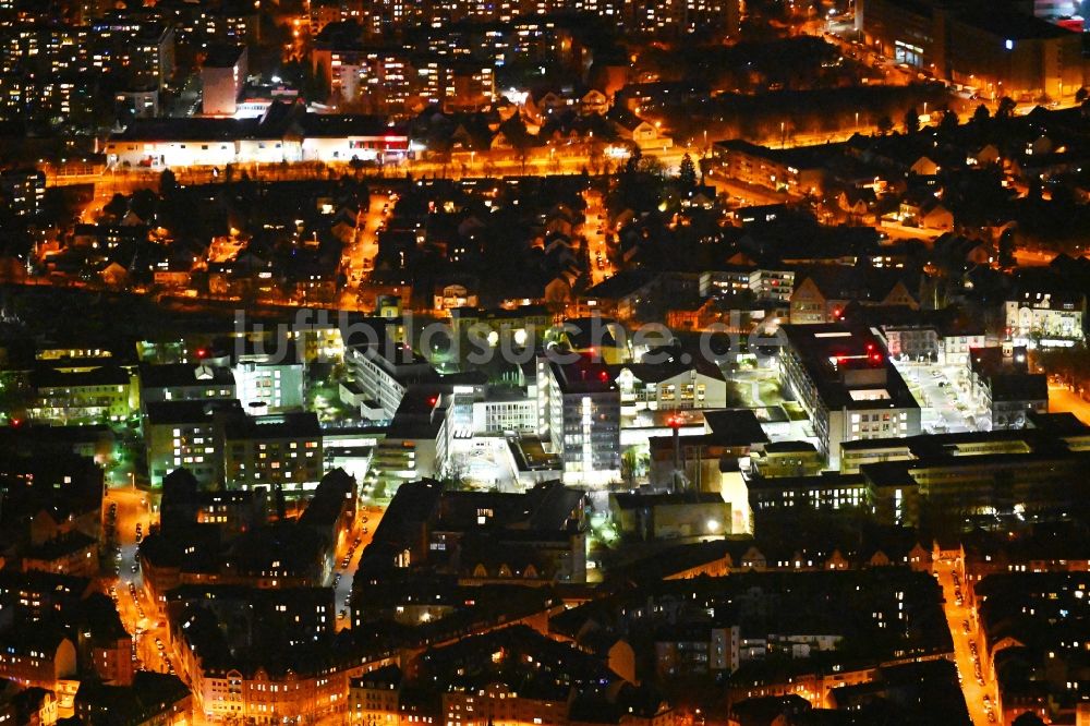 Nacht-Luftaufnahme Nürnberg - Nachtluftbild Klinikgelände des Krankenhauses Klinikum Nürnberg Nord, Nordklinikum in Nürnberg im Bundesland Bayern, Deutschland