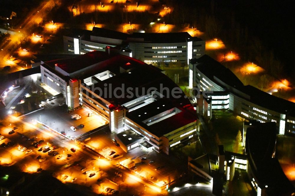 Nachtluftbild Weimar - Nachtluftbild Klinikgelände des Krankenhauses Sophien-und Hufeland Klinikum an der Henry-van-de-Velde-Straße in Weimar im Bundesland Thüringen, Deutschland