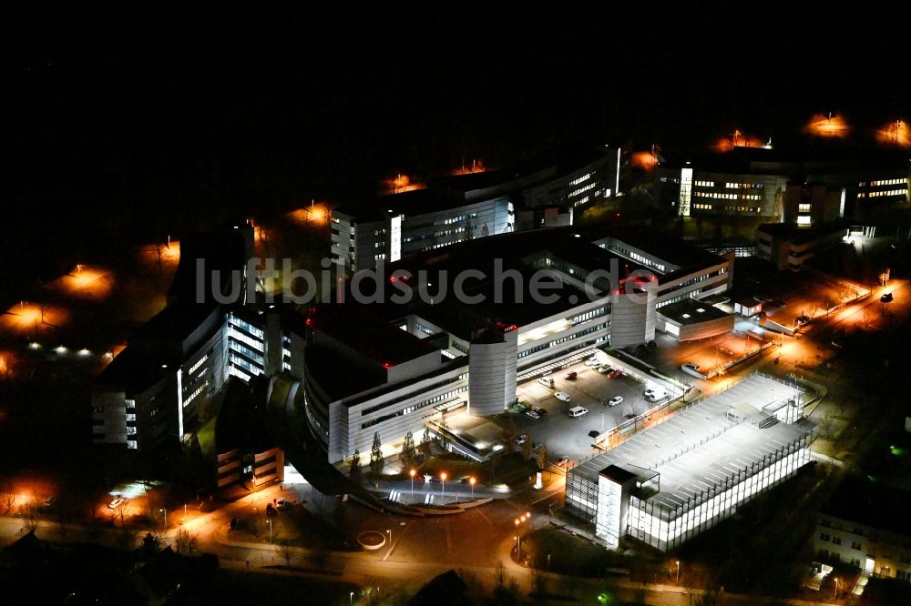 Nachtluftbild Weimar - Nachtluftbild Klinikgelände des Krankenhauses Sophien-und Hufeland Klinikum in Weimar im Bundesland Thüringen, Deutschland