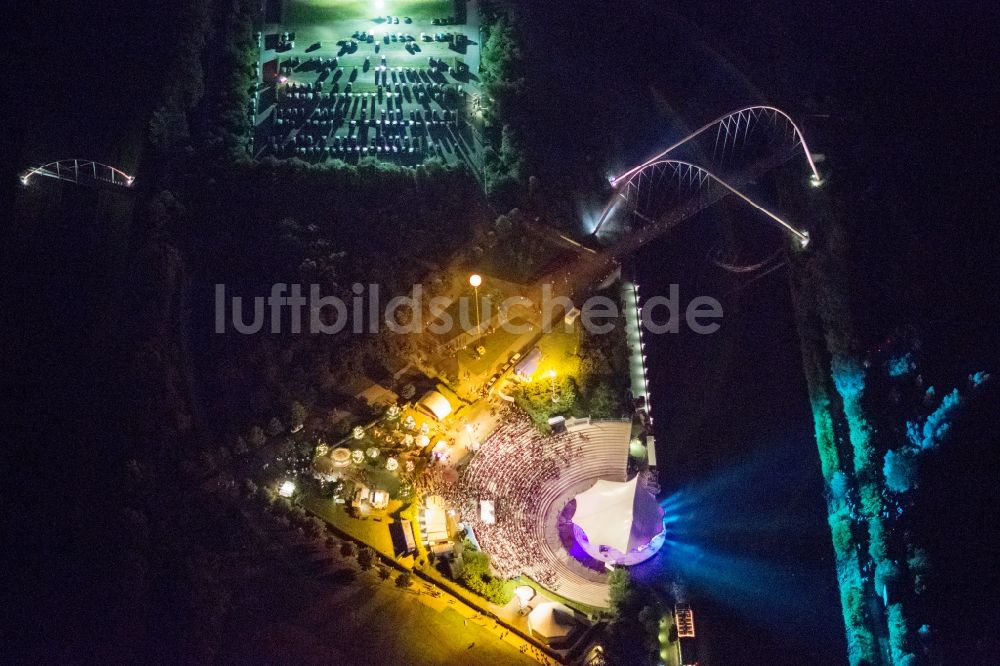 Nacht-Luftaufnahme Gelsenkirchen - Lasershow auf der Freilichtbühne im Nordsternpark in Gelsenkirchen in der Nacht der Industriekultur im Rahmen der Aktion Extraschicht 2012