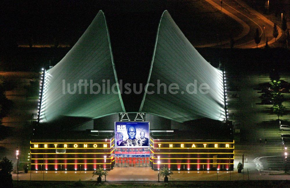 Oldenburg bei Nacht von oben - Metronom Theater bei Nacht