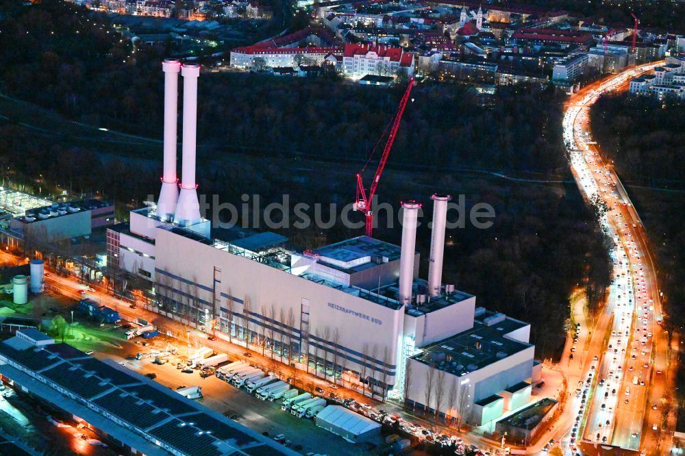 Nachtluftbild München - Nachtluftbild Modernisierung der Kraftwerksanlagen des Heizkraftwerkes Süd in München Sendling im Bundesland Bayern