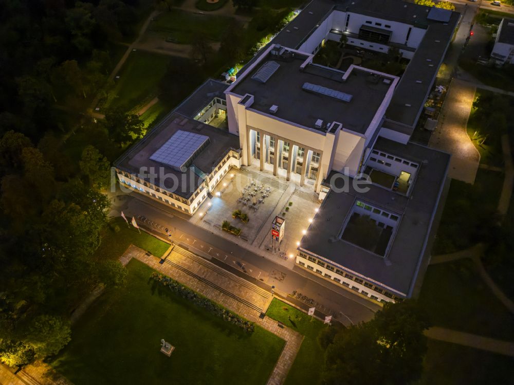 Nacht-Luftaufnahme Dresden - Nachtluftbild Museums- Gebäude- Ensemble Deutsches Hygiene-Museum in Dresden im Bundesland Sachsen