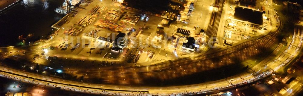 Nachtluftbild Hamburg - Nacht- Beleuchtung des Areales Hamburger Hafen der HHLA in Hamburg