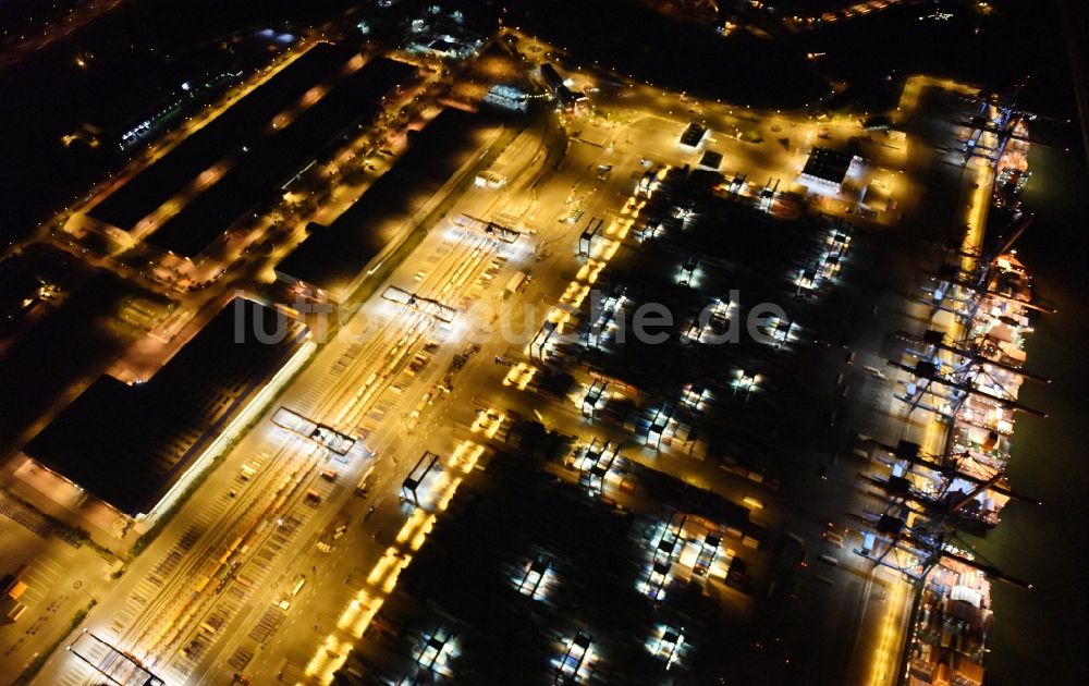 Nachtluftbild Hamburg - Nacht- Beleuchtung des Areales Hamburger Hafen der HHLA in Hamburg