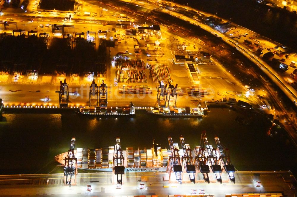 Nachtluftbild Hamburg - Nacht- Beleuchtung des Areales Hamburger Hafen der HHLA in Hamburg