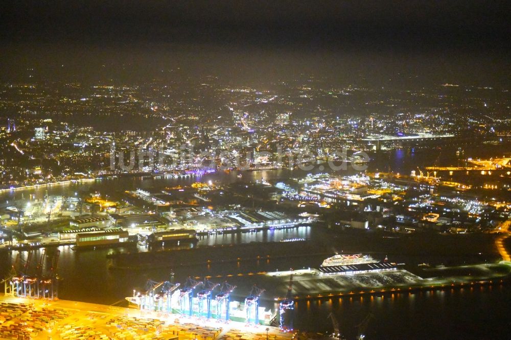 Hamburg bei Nacht aus der Vogelperspektive: Nacht- Beleuchtung des Areales Hamburger Hafen der HHLA in Hamburg