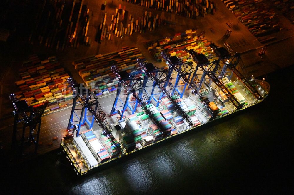 Hamburg bei Nacht von oben - Nacht- Beleuchtung des Areales Hamburger Hafen der HHLA in Hamburg