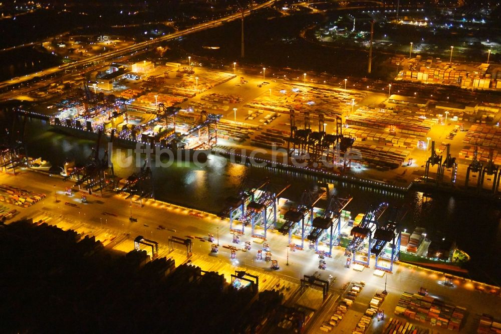 Nacht-Luftaufnahme Hamburg - Nacht- Beleuchtung des Areales Hamburger Hafen der HHLA in Hamburg