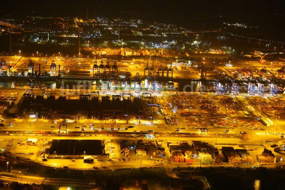 Nachtluftbild Hamburg - Nacht- Beleuchtung des Areales Hamburger Hafen der HHLA in Hamburg