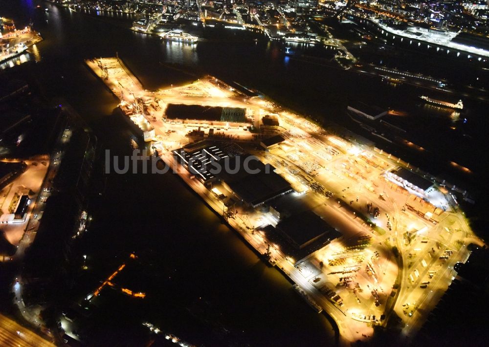 Hamburg bei Nacht von oben - Nacht- Beleuchtung des Areales Kleiner Graasbrook im Hamburger Hafen der HHLA in Hamburg