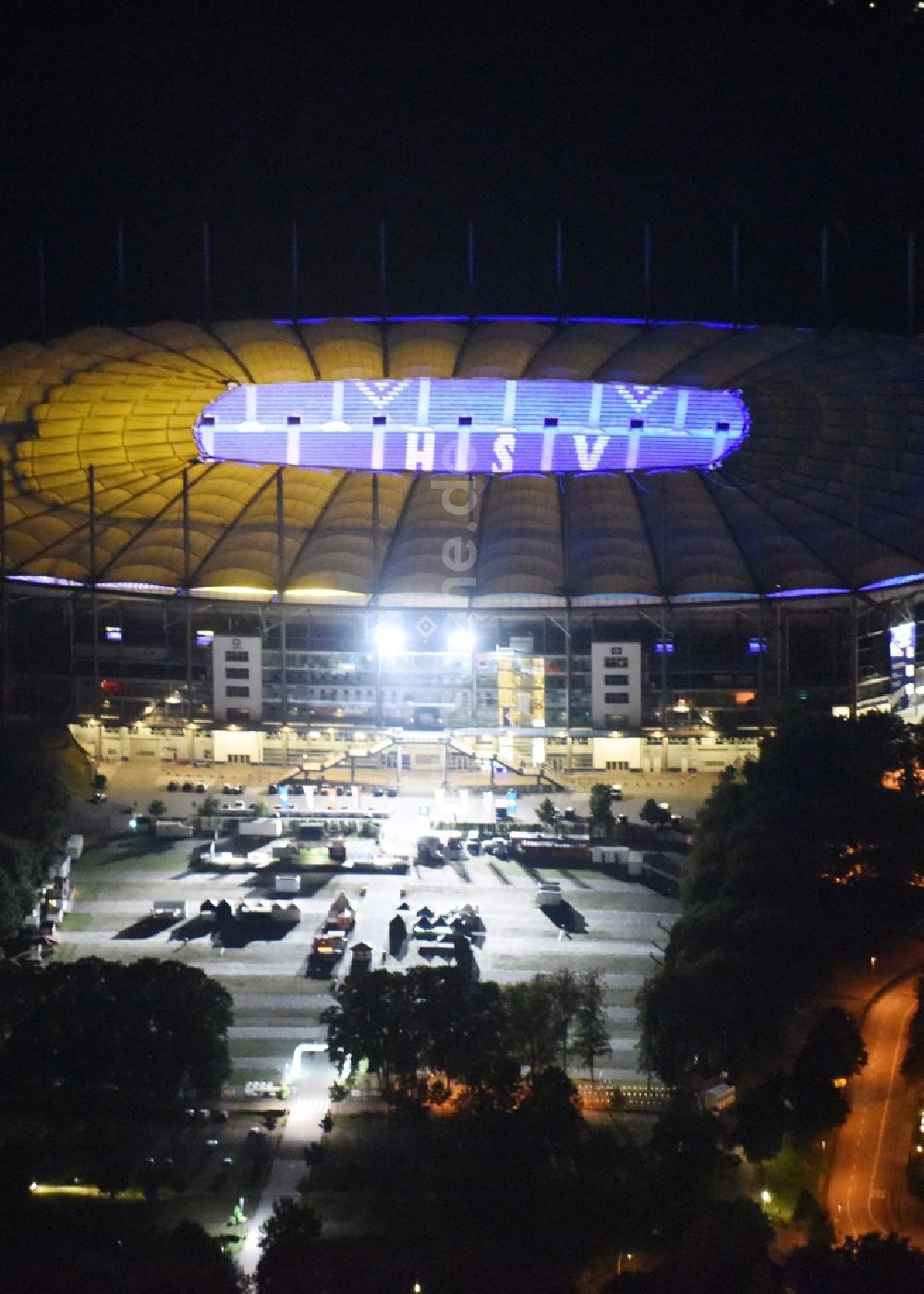 Hamburg bei Nacht von oben - Nacht- Beleuchtung des Volksparkstadion - Arena des Hamburger HSV in Hamburg