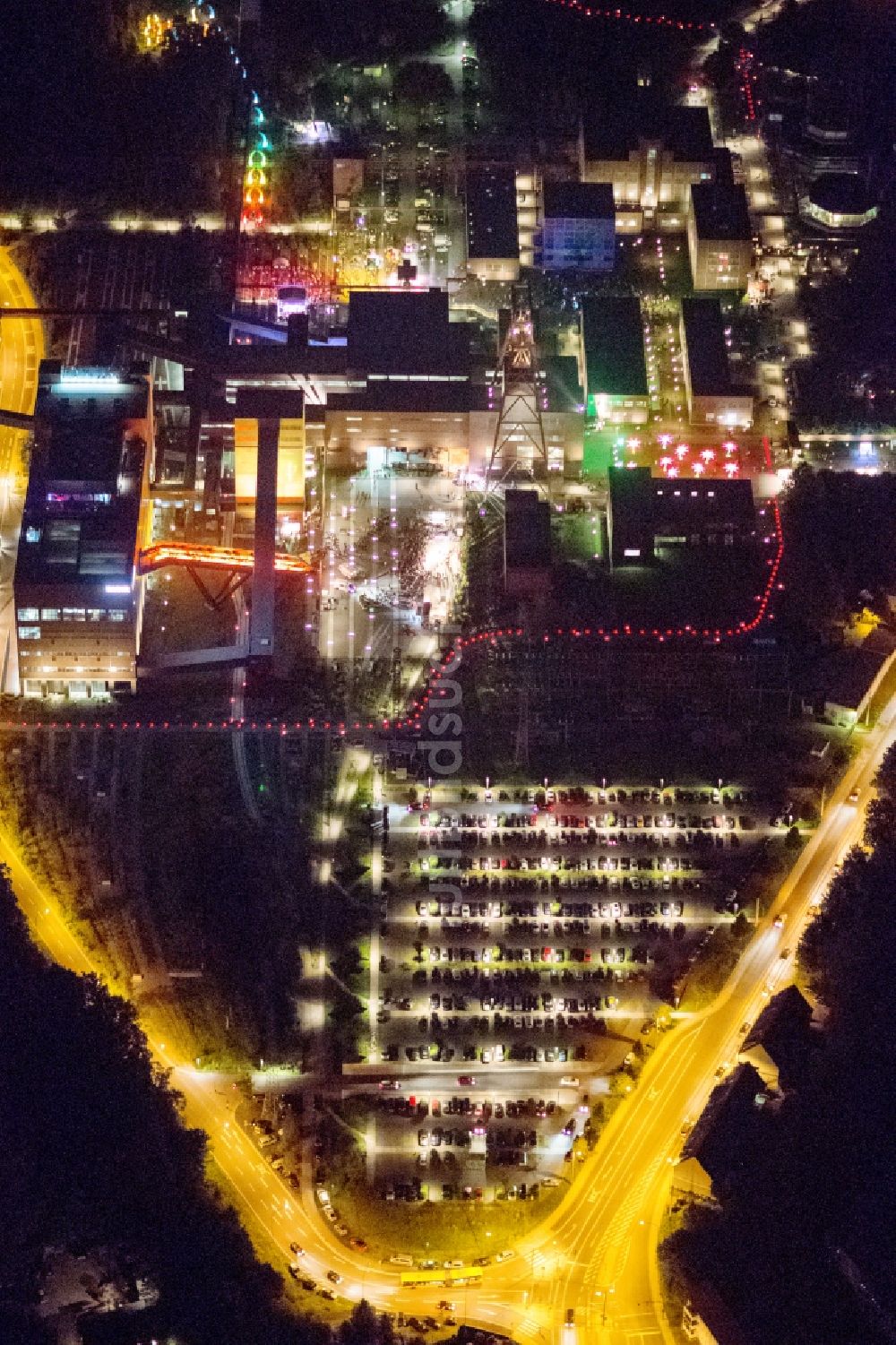 Nacht-Luftaufnahme Essen - Nacht der Industriekultur im Rahmen der Aktion Extraschicht 2012 über dem Weltkulturerbe Zollverein Essen