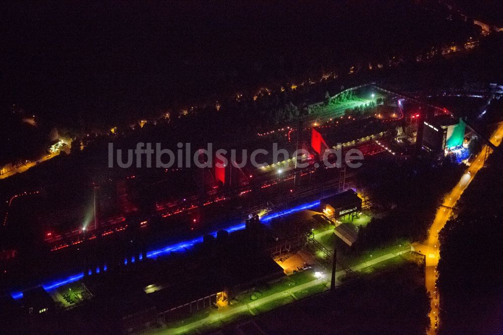 Essen bei Nacht aus der Vogelperspektive: Nacht der Industriekultur im Rahmen der Aktion Extraschicht 2012 über dem Weltkulturerbe Zollverein Essen