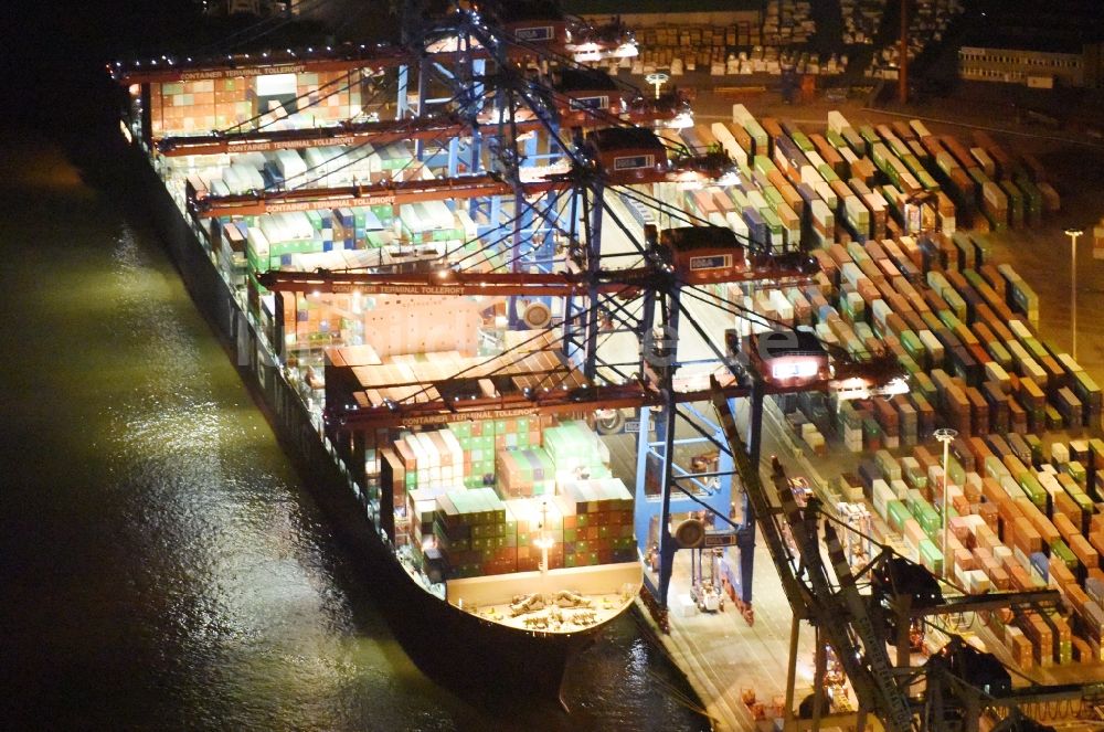 Hamburg bei Nacht von oben - Nacht- Lichter am Containerschiff am Terminal Steinwerder am Ufer der Norderelbe im Hafen im Hafen in Hamburg