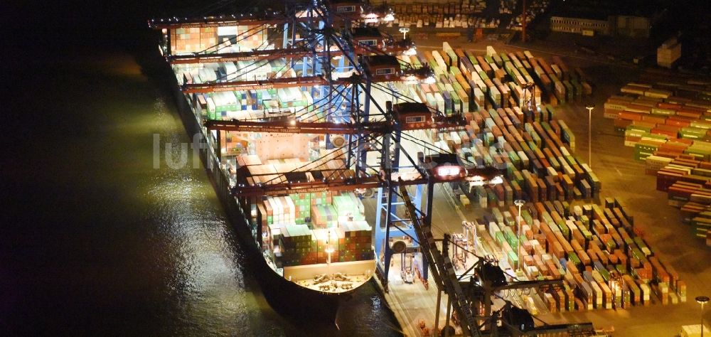 Nachtluftbild Hamburg - Nacht- Lichter am Containerschiff am Terminal Steinwerder am Ufer der Norderelbe im Hafen im Hafen in Hamburg